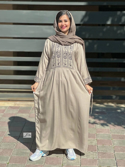 پیراهن طرح گندم - برای سفر عید ۱۴۰۵ چه لباسی برداریم؟